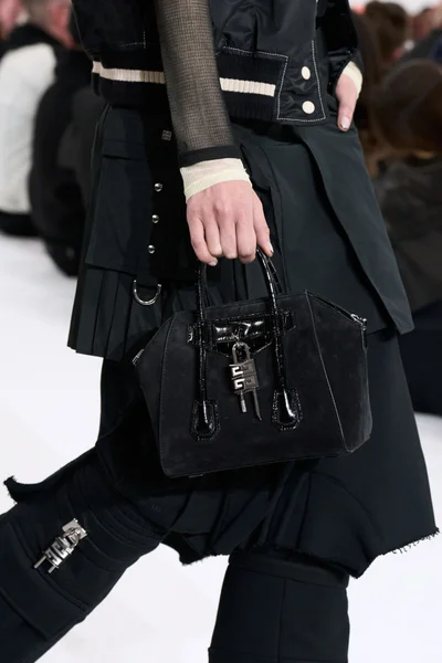 Look 69